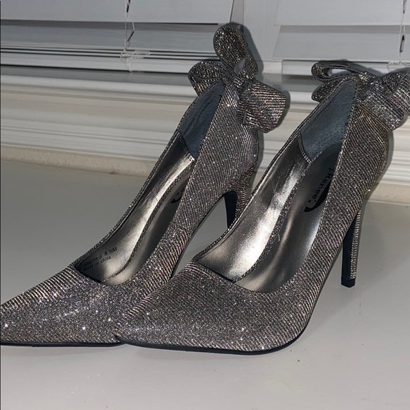 j renee silver shoes